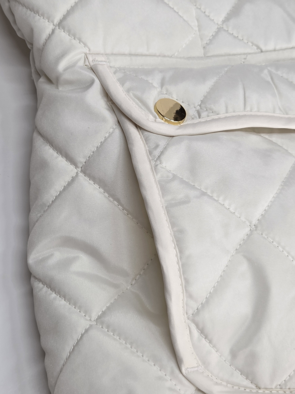 St. John's Bay Cream Quilted Vest with Gold Zipper - Picture 10 of 11